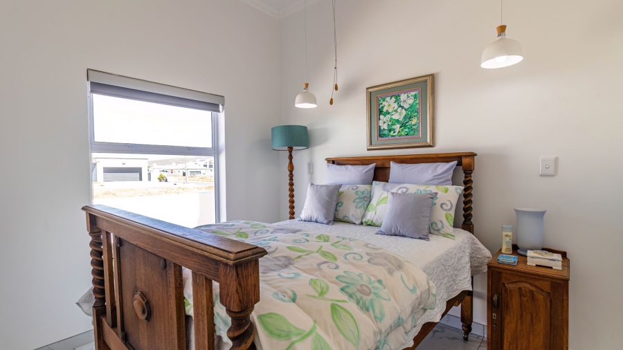 4 Bedroom Property for Sale in Sandy Point Beach Estate Western Cape